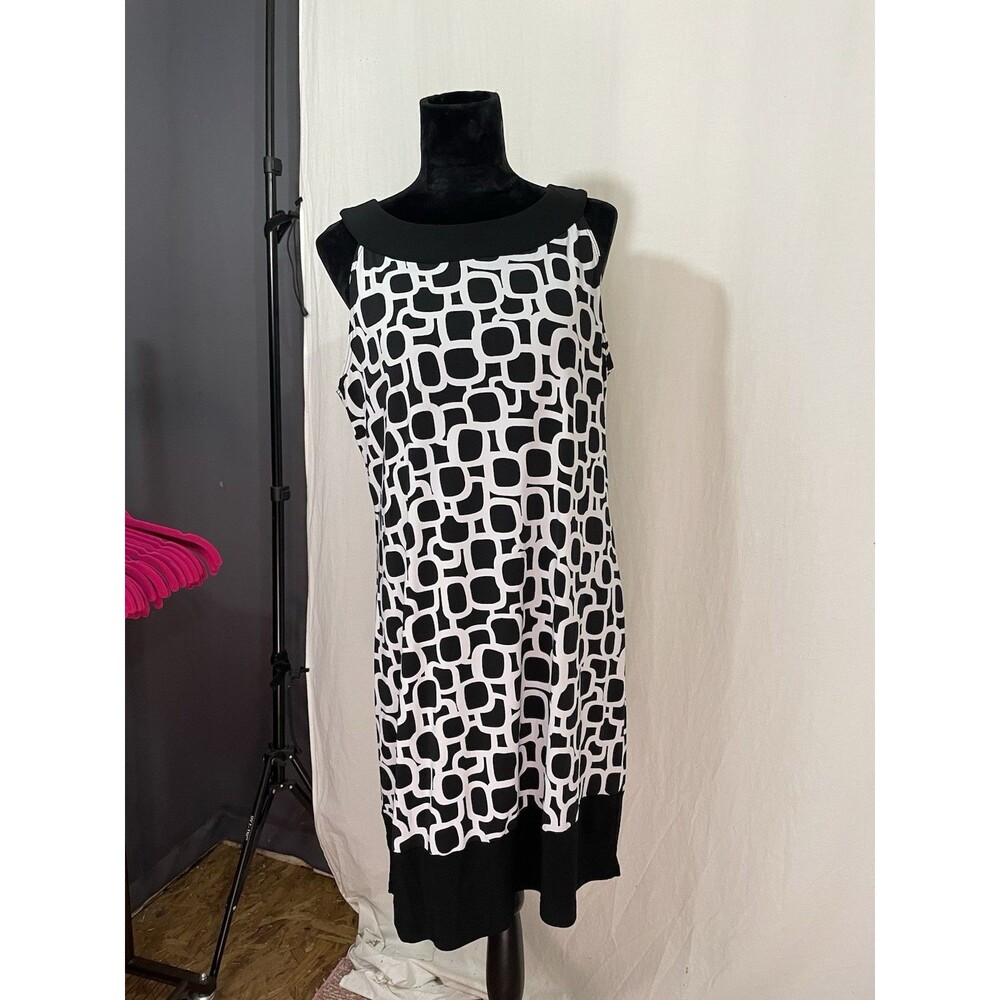 Tiana B Blk & What Geometric Shift Dress Women’s L